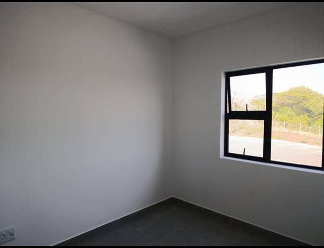 2 BEDROOM APARTMENT FOR SALE IN SHEFFIELD BEACH